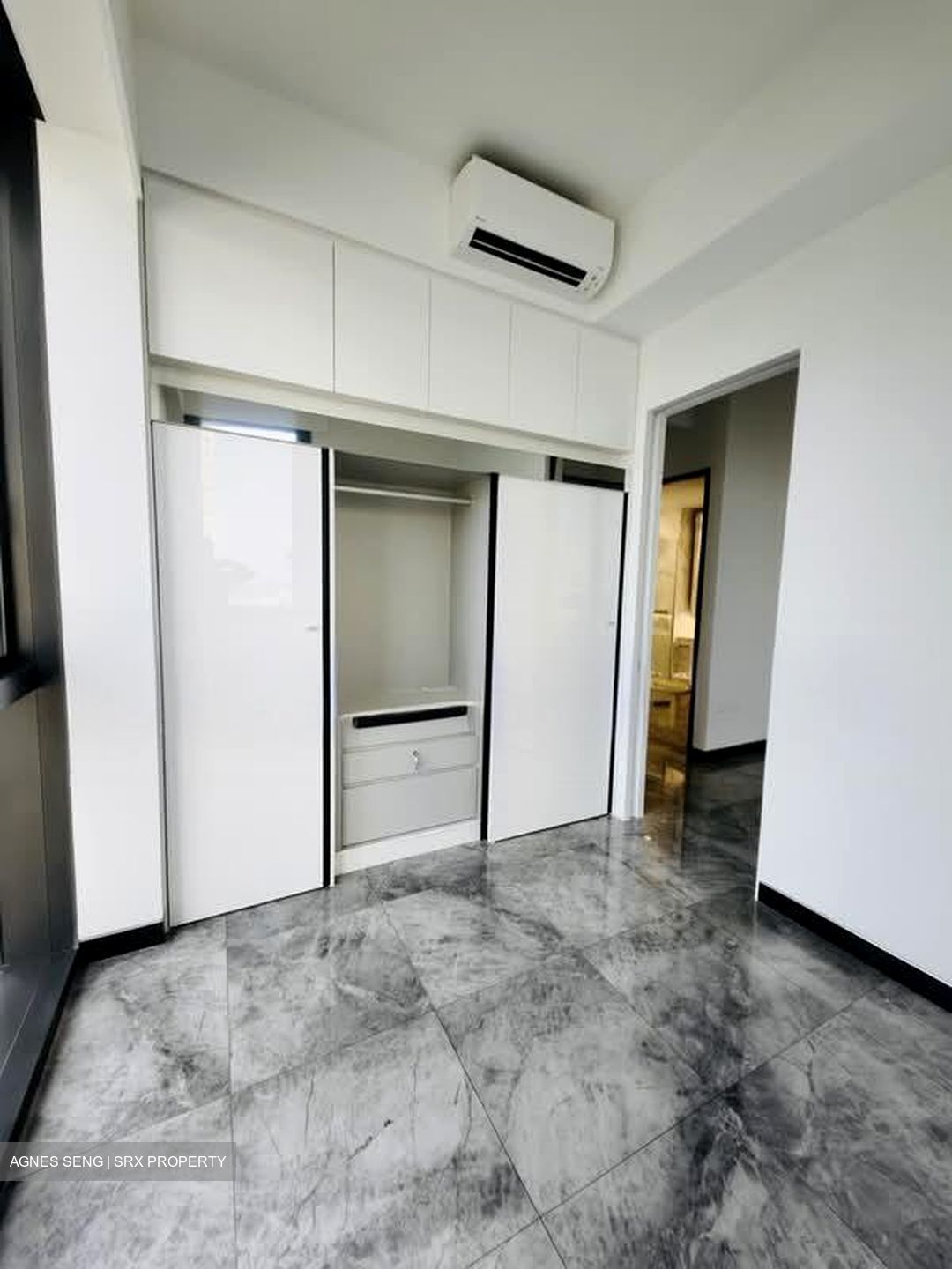 Beach Road (D7), Condominium #587671731